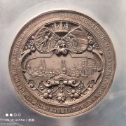 【德藏】德国1885年纽伦堡博览会城市景观镀银纪念章 PCGS SP61