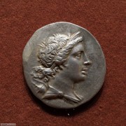古希腊爱奥尼亚地区马格尼西亚城月亮女神银币